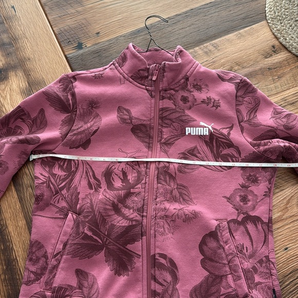Puma flower print track zippered jacket
Dusty orchid color - Picture 7 of 8